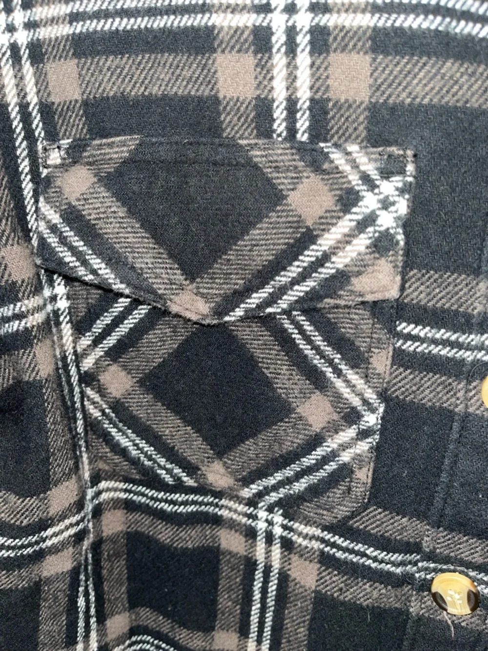 Beachlunchlounge Flannel Plaid Button-Up Shirt in Black and Brown Size XS